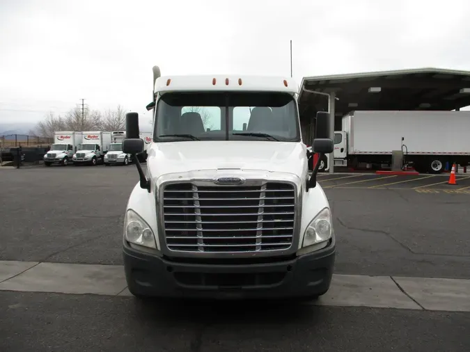 2018 FREIGHTLINER/MERCEDES CASCADIA 125