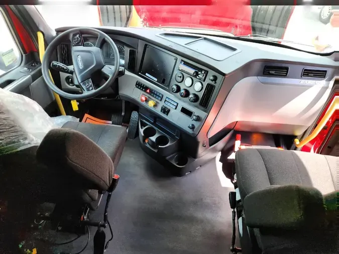 2022 FREIGHTLINER Cascadia 126