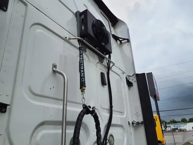 2018 FREIGHTLINER CASCADIA