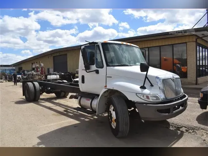 2010 INTERNATIONAL DURASTAR 4300