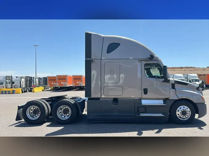 2025 Freightliner Cascadia 126