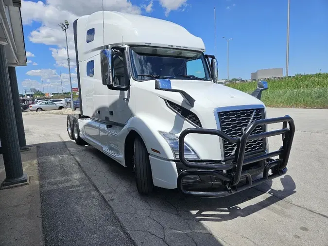 2024 VOLVO VNL64T760