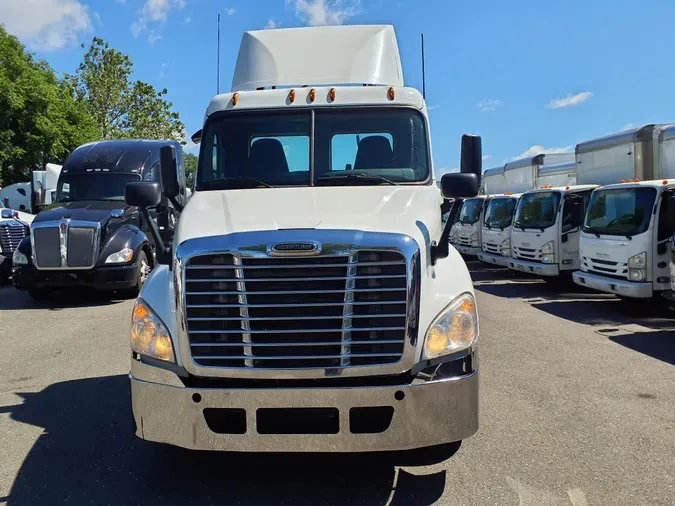 2016 FREIGHTLINER/MERCEDES CASCADIA 125