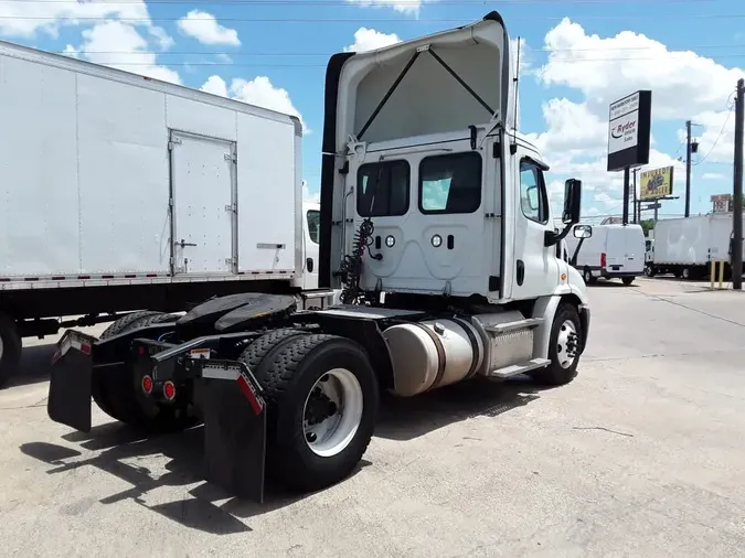 2019 FREIGHTLINER CASCADIA 113