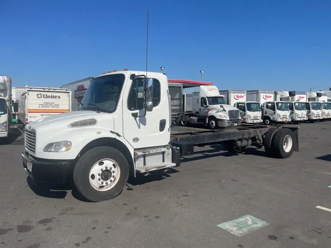 2018 FREIGHTLINER/MERCEDES M2 106379980b9a742b3bd3315153ad7c6fff2