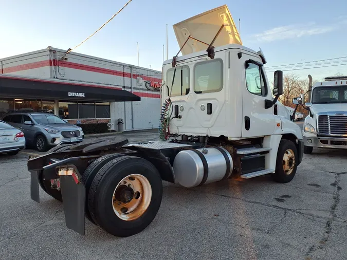 2017 FREIGHTLINER/MERCEDES CASCADIA 125