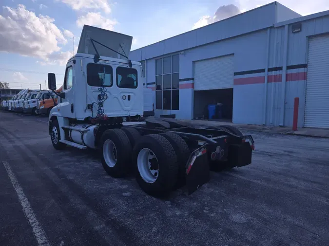 2018 FREIGHTLINER/MERCEDES CASCADIA 125