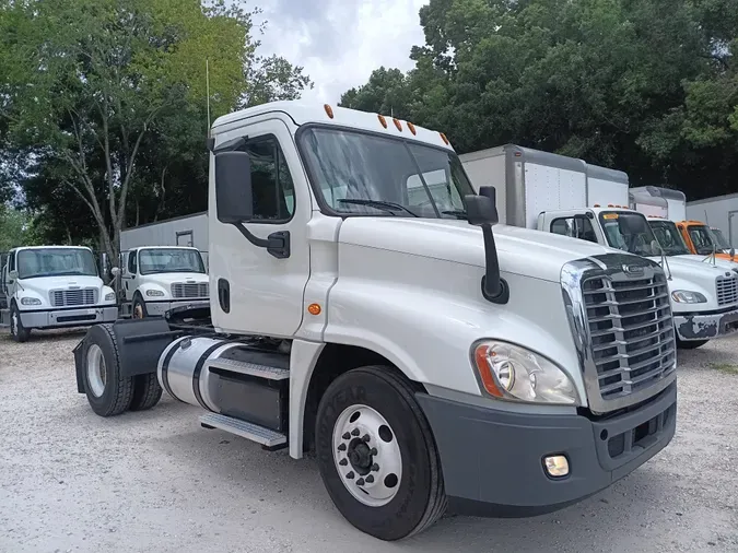 2017 FREIGHTLINER/MERCEDES CASCADIA 125