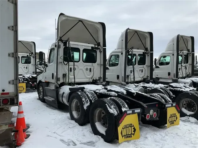 2021 FREIGHTLINER CA126