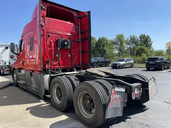 2021 FREIGHTLINER CA126