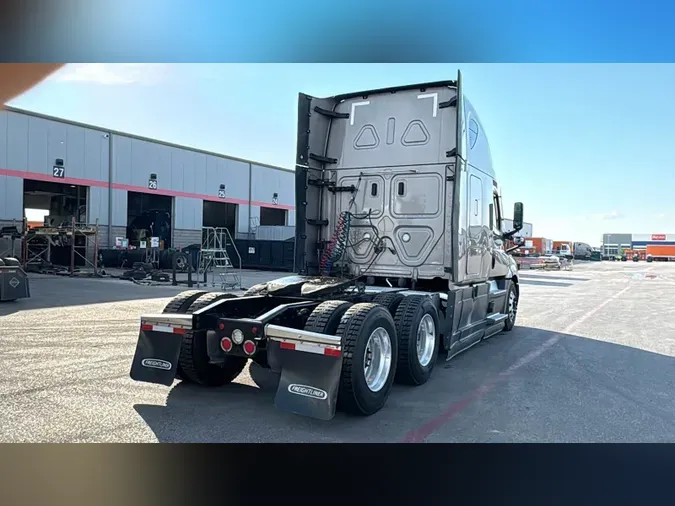 2024 Freightliner Cascadia 126