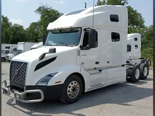 2019 VOLVO VNL64T760