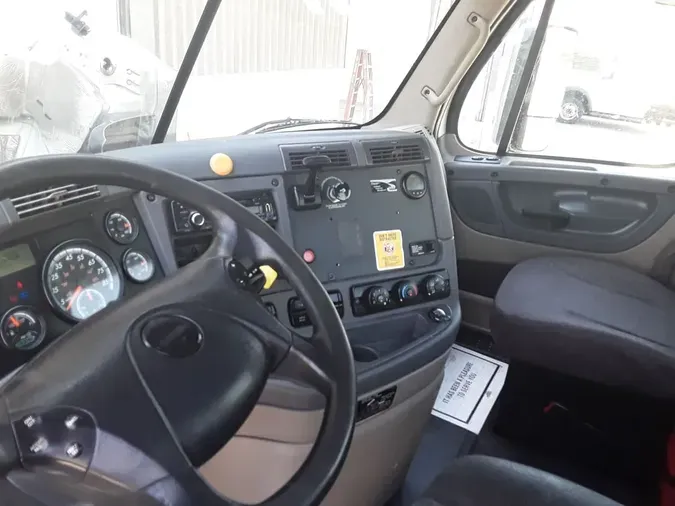 2017 FREIGHTLINER CASCADIA 113