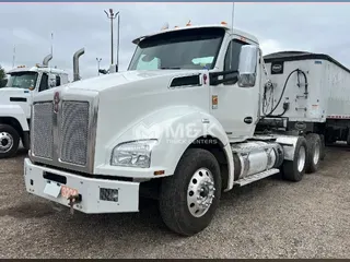 2022 KENWORTH T880