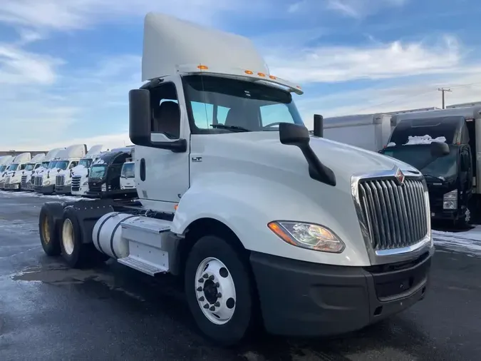 2019 NAVISTAR INTERNATIONAL LT625 DAYCAB T/A