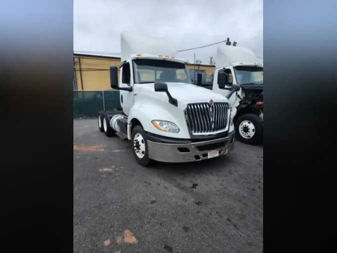 2019 NAVISTAR INTERNATIONAL LT625 DAYCAB T/A