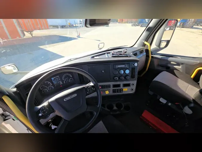 2022 Freightliner Cascadia 126