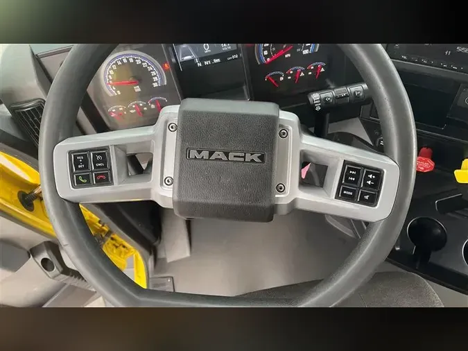 2022 MACK AN64T