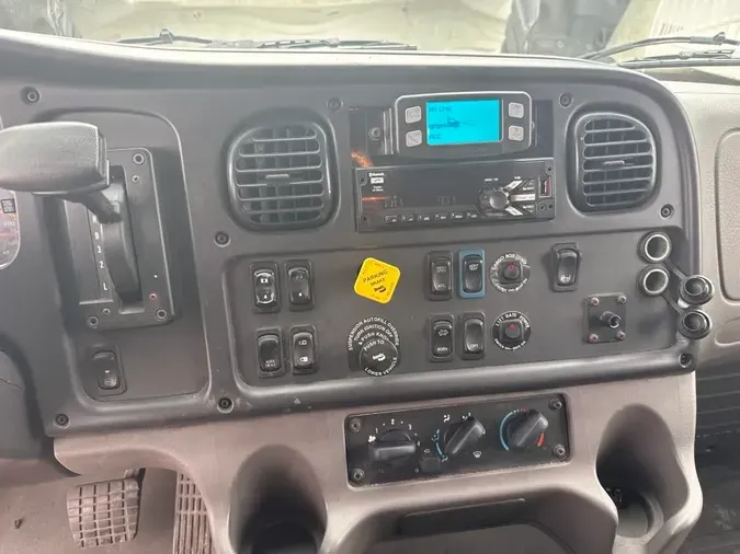 2019 FREIGHTLINER/MERCEDES M2 106