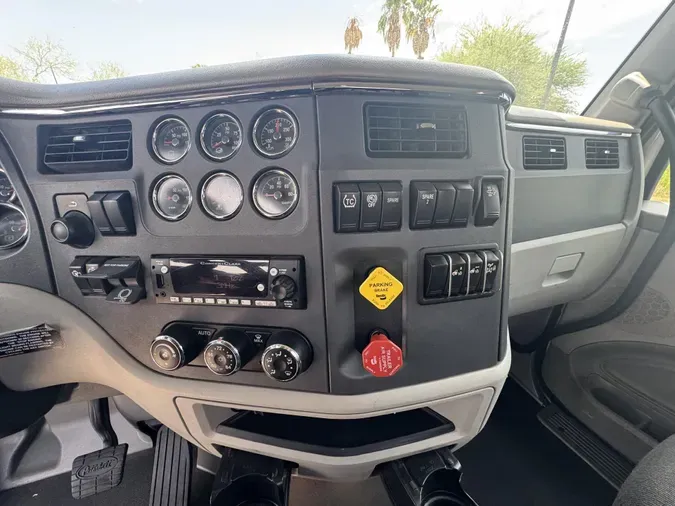 2022 Peterbilt 579