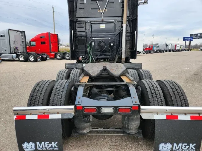 2022 VOLVO VNL64T860