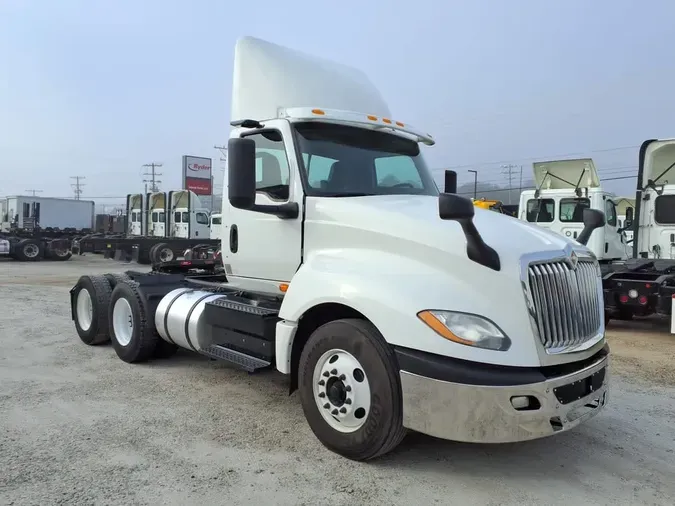 2018 NAVISTAR INTERNATIONAL LT625 DAYCAB T/A37b6cd02b50b5358482c7301b989f45e