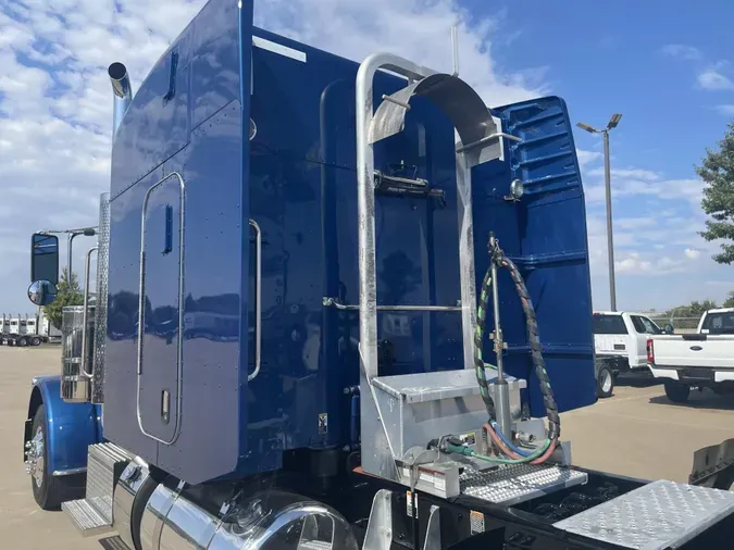2024 Peterbilt 389