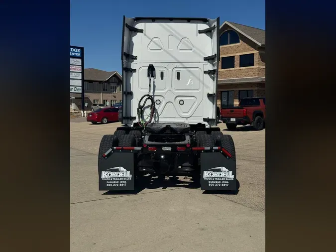 2022 FREIGHTLINER Cascadia 12637ba54c646be2e533a70f4d9c370f67b