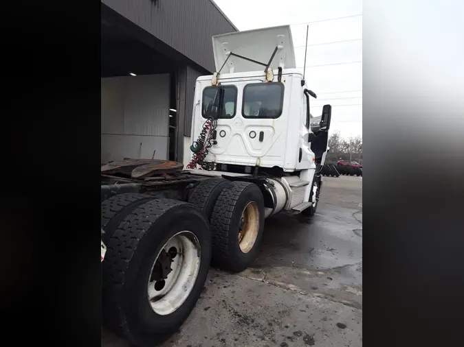 2019 FREIGHTLINER/MERCEDES CASCADIA 125