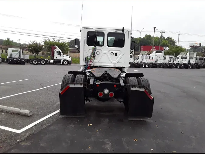 2018 FREIGHTLINER/MERCEDES CASCADIA 113