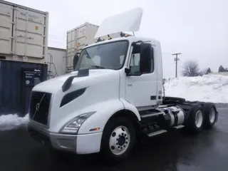 2019 VOLVO VNL