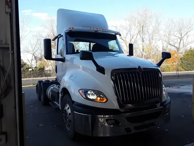 2020 NAVISTAR INTERNATIONAL LT625 DAYCAB T/A37c1f99d11bbd388634d3f61dc81fa3b