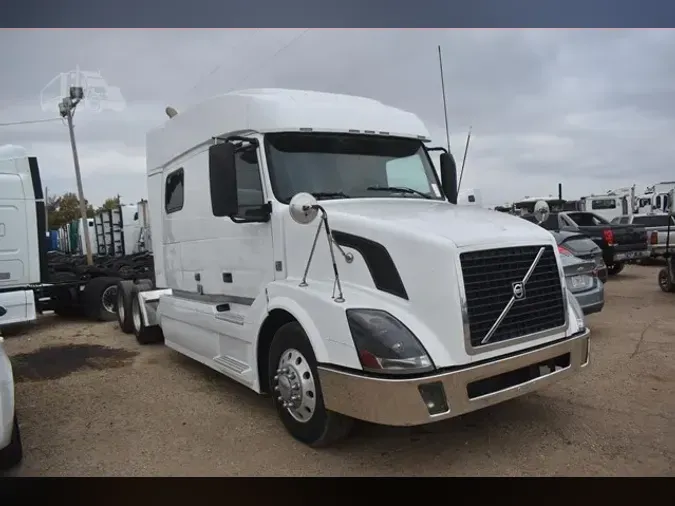 2012 VOLVO VNL64T730