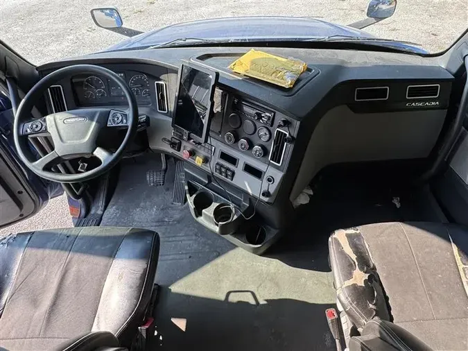 2020 FREIGHTLINER CA12637c752af19e8cd6fcc42cd4acd9a4d96