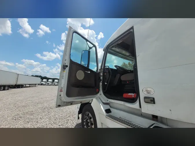 2018 Volvo VNL 740