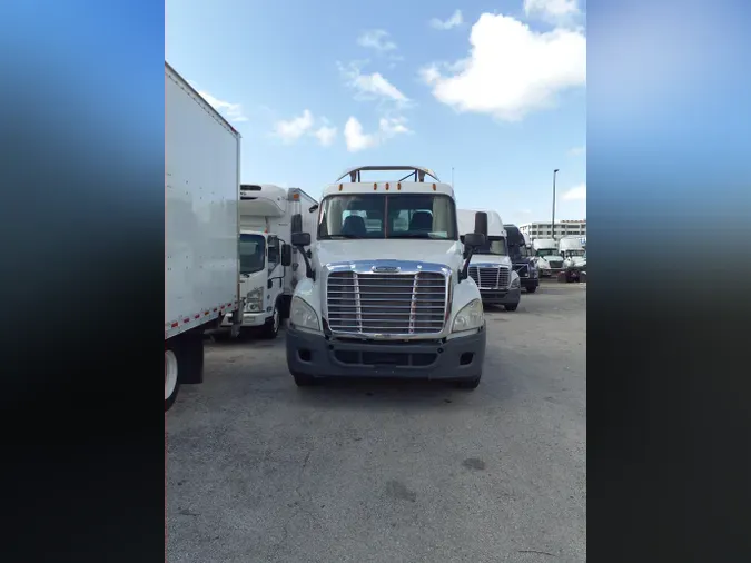 2016 FREIGHTLINER/MERCEDES CASCADIA 125