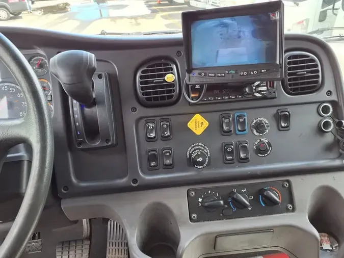 2019 FREIGHTLINER/MERCEDES M2 106