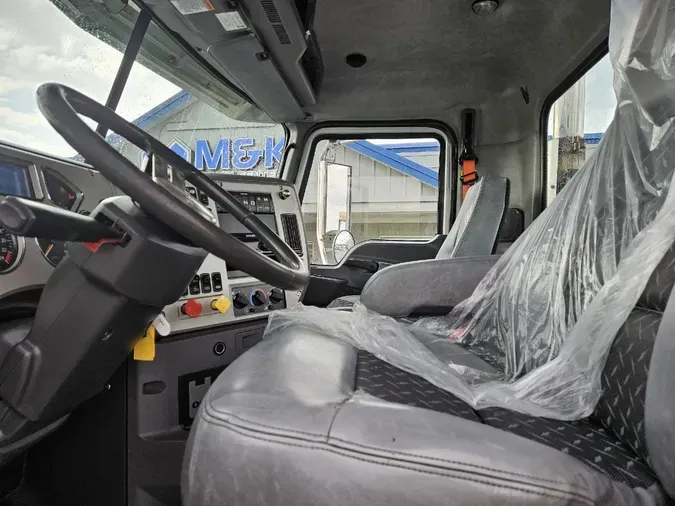 2018 MACK CXU613