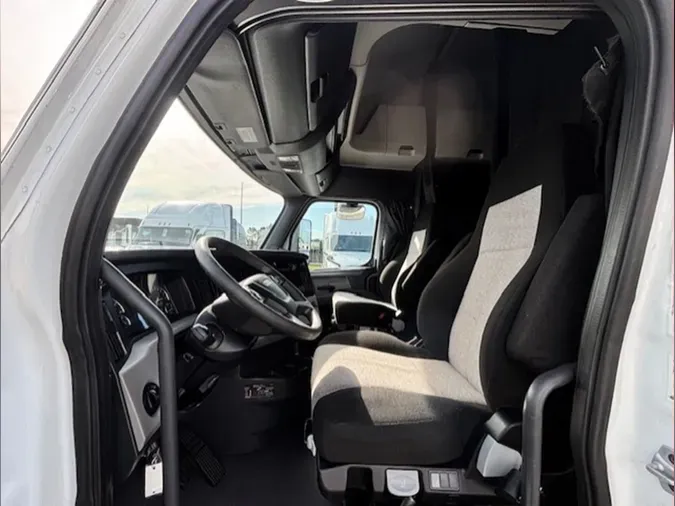 2020 Freightliner Cascadia 126