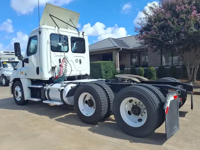 2019 FREIGHTLINER/MERCEDES CASCADIA 12537d357b621cbe1ae215c81a8363a5294