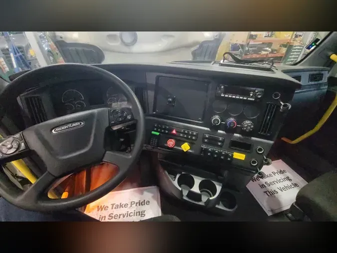 2024 Freightliner Cascadia 126