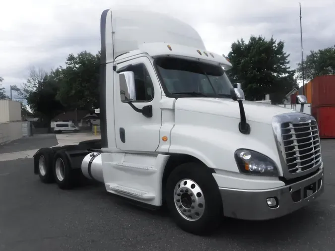 2018 FREIGHTLINER/MERCEDES CASCADIA 125