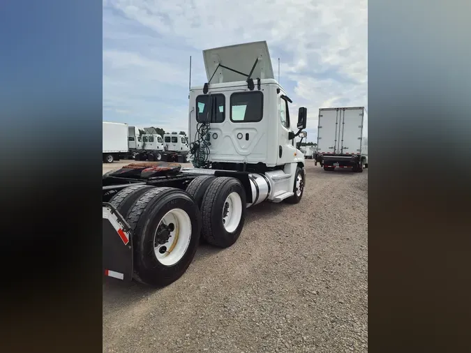 2019 FREIGHTLINER CASCADIA 125
