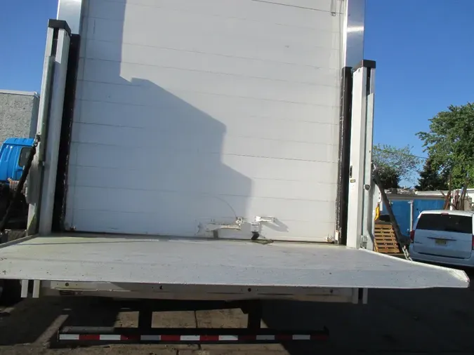 2017 FREIGHTLINER M2