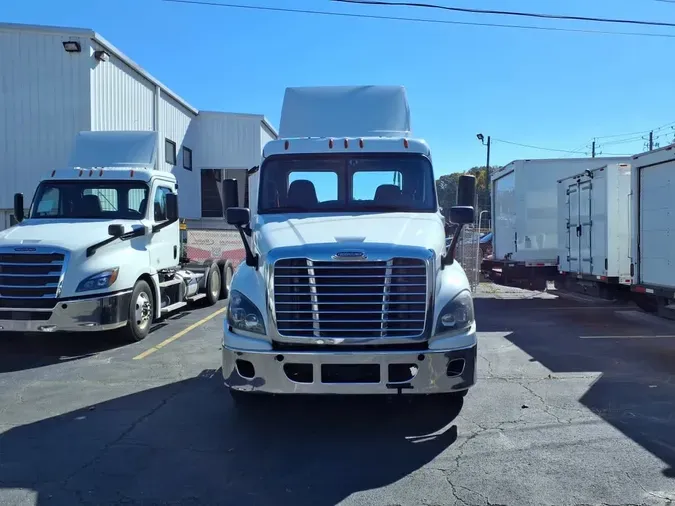 2019 FREIGHTLINER/MERCEDES CASCADIA 125