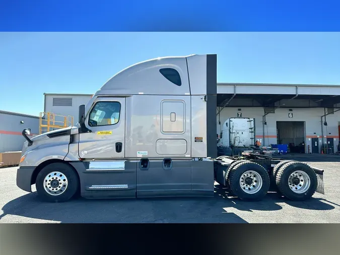 2023 Freightliner Cascadia