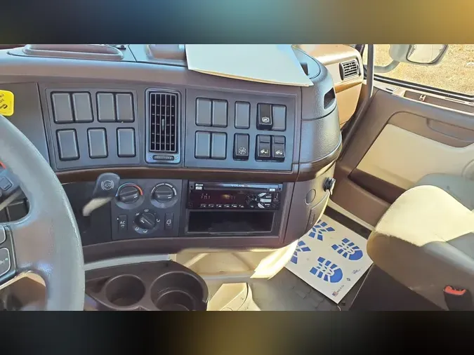 2016 VOLVO VNL42TRACTOR