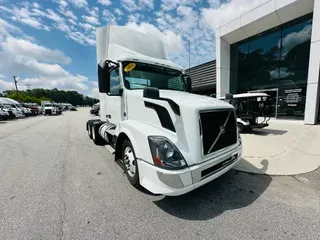 2018 Volvo VNL64T300