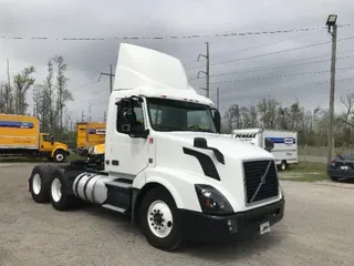 2016 Volvo VNL64300