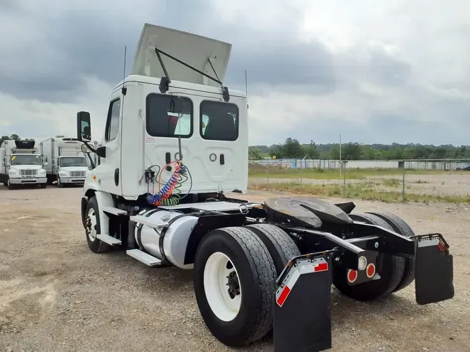 2020 FREIGHTLINER/MERCEDES CASCADIA 113
